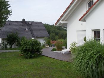 kleine Terrasse im NW