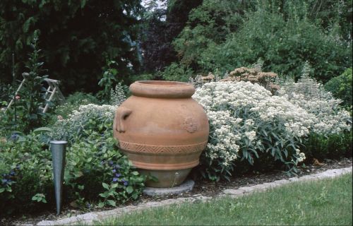 oberer Hang mit Terracotta